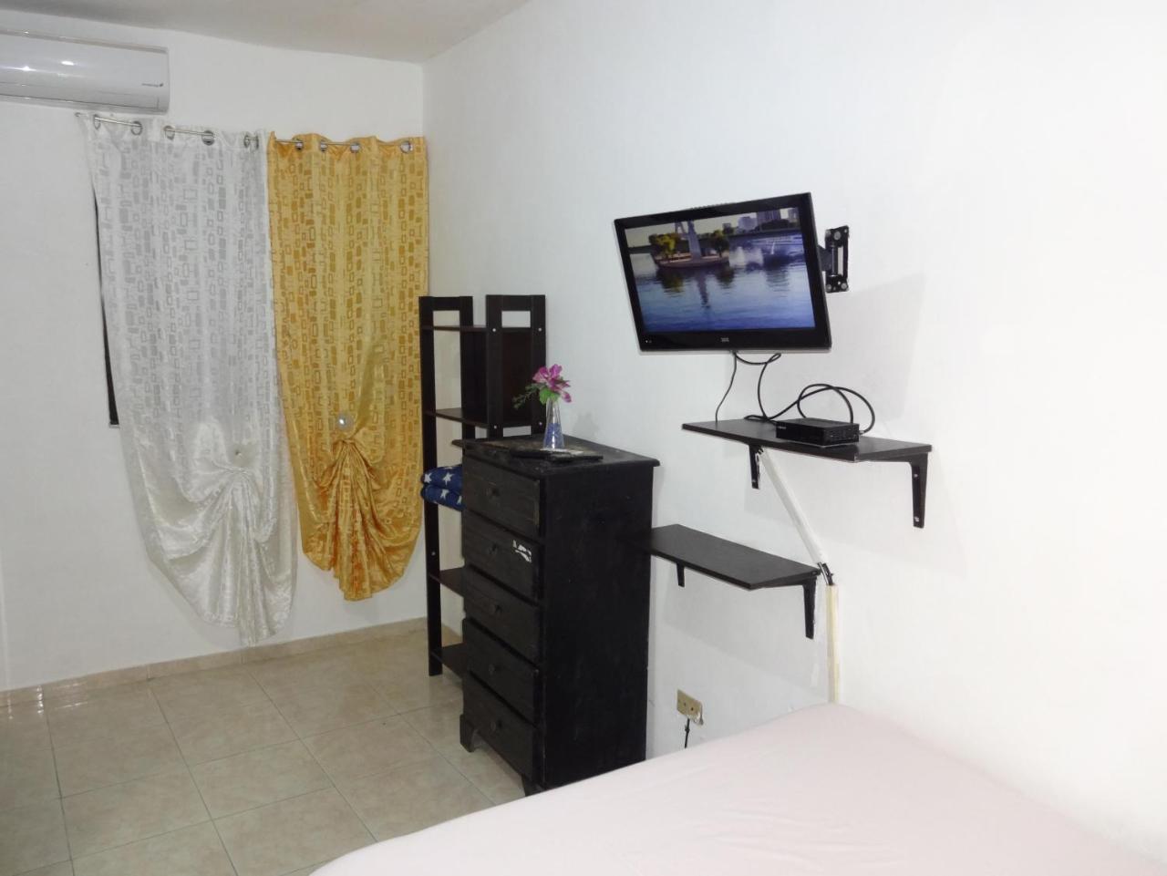 Posada El Sol, Home Near Airport Sdq Бока Чика Екстериор снимка